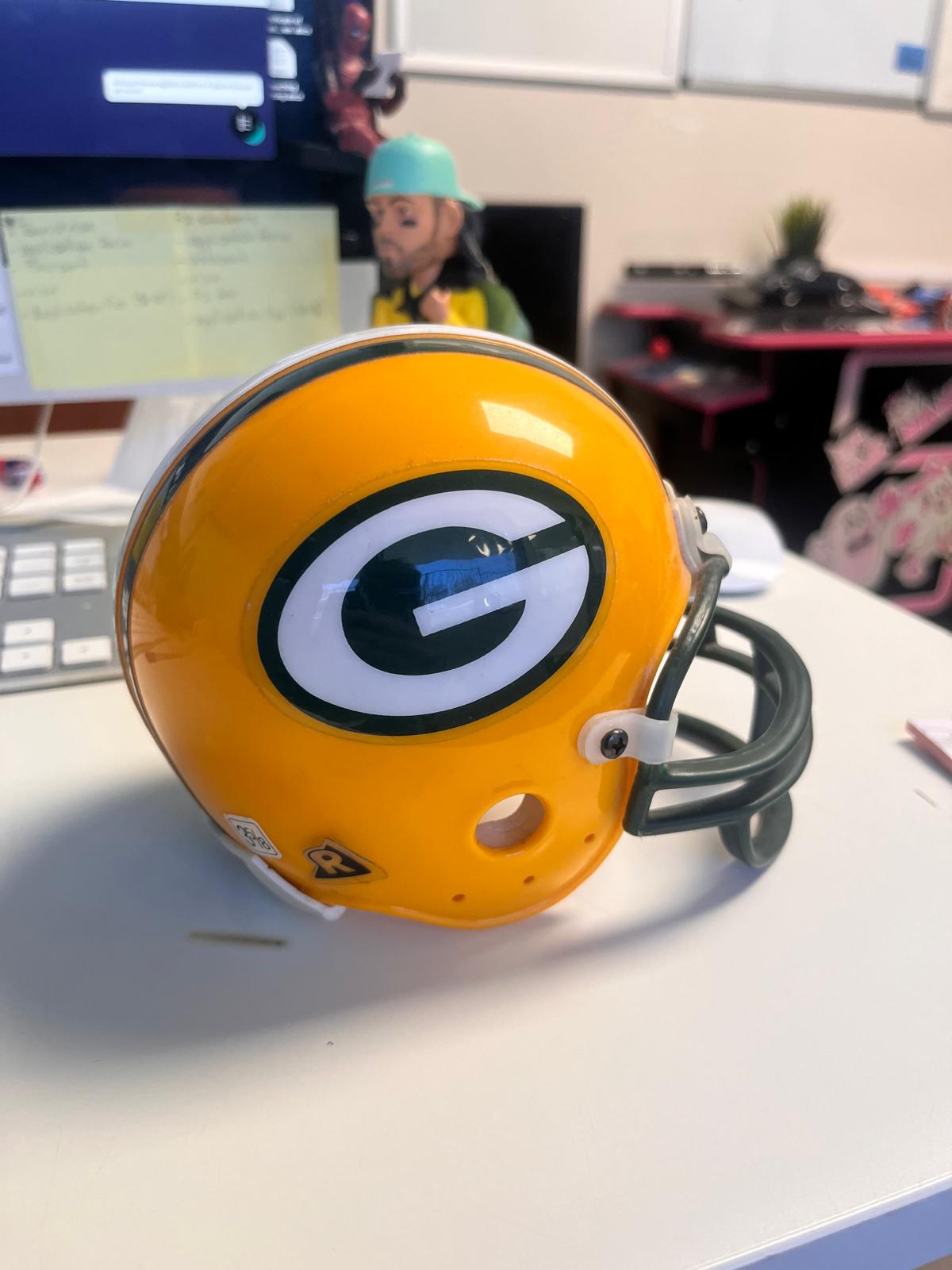 Riddell Green Bay Packers (Mini Helmet) *Must be a Packer Fan